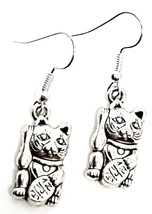 Maneki Earrings Lucky Fortune Cat Japanese Chinese Good Luck Paw Jewellery - £3.78 GBP