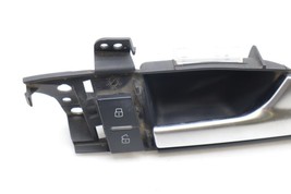 06-13 AUDI A3 8P HATCHBACK FRONT RIGHT PASSENGER INTERIOR DOOR HANDLE E2007 image 9
