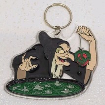 Vintage Disney Store Snow White Old Hag Witch Poison Apple Plastic Keychain - £23.28 GBP