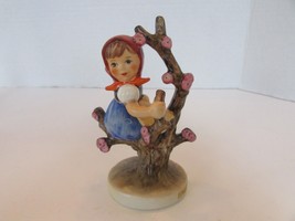 Goebel Hummel Figurine #141 3/0 Apple Tree Girl 1970&#39;s TMK-5  4&quot;   L1 - £11.64 GBP