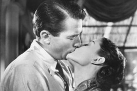 Audrey Hepburn Gregory Peck kissing passionately Roman Holiday 11x17 Mini Poster - £10.22 GBP