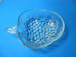Large Vintage Grape Bowl Glass Clear Grapes Bunch Serving Fruit Platter  - £7.83 GBP