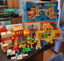 Vintage 1973 Fisher Price Little People Play Family Village #997 NEAR CO... - $199.95