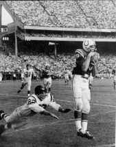 Ramond Berry 8X10 Photo Baltimore Colts Picture Nfl Football Game Action - £3.90 GBP
