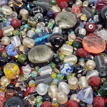 1 LB Mixed Vintage to Now Lot of GLASS Beads for Art &amp; Crafts Jewelry Ma... - £15.97 GBP