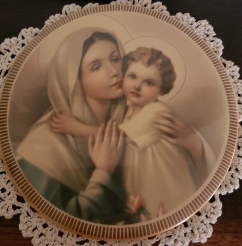Vintage ~ Madonna & Child ~ Coated ~ Wall Hanging Plaque ~ 9" Diameter Item image 4