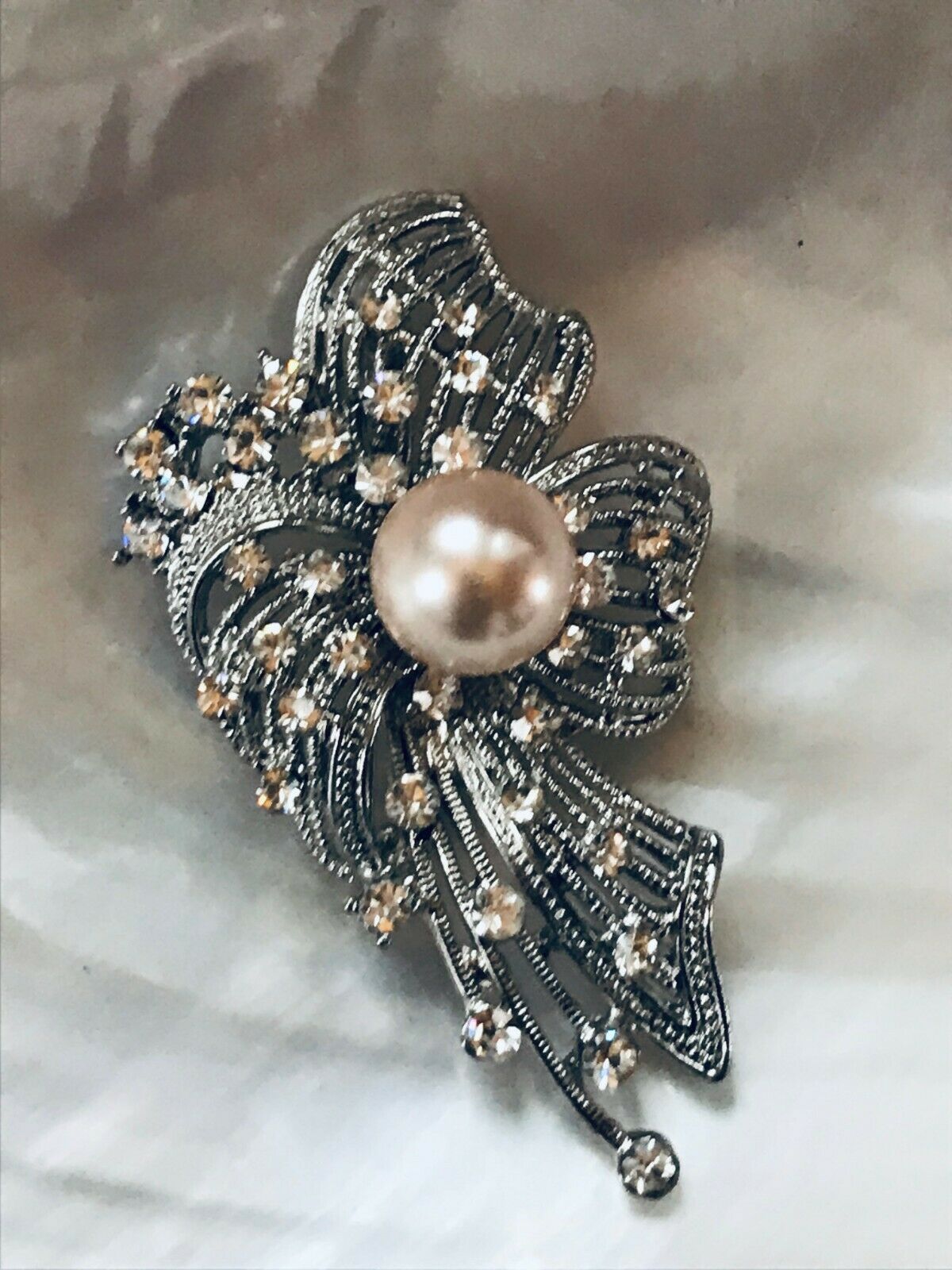 Primary image for Estate Silvertone Ribbon with Large Faux Pearl & Clear Acrylic Rhinestones Accen