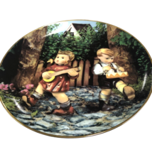 M.I. Hummel Plate Private Parade Little Companions Collection Danbury Mi... - $17.25