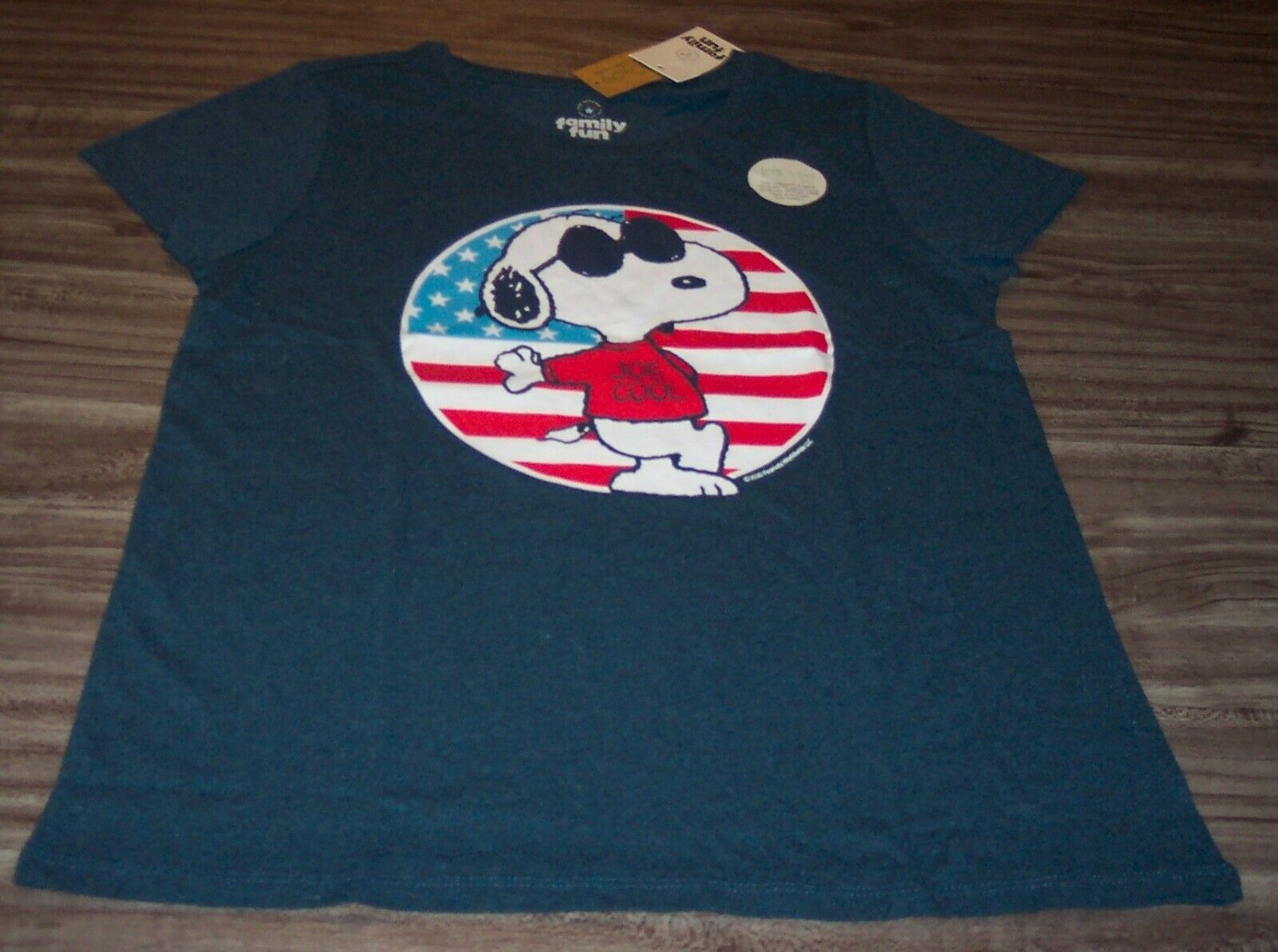 Primary image for WOMEN'S MISSY Peanuts SNOOPY JOE COOL American Flag T-shirt Missy MEDIUM NEW