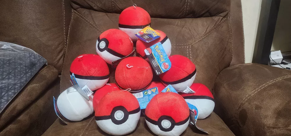 ▪︎Pokémon▪︎Pokéball▪︎TOMY Licensed Authentic Plush▪︎Brand New w/ Tags▪︎ - £18.15 GBP