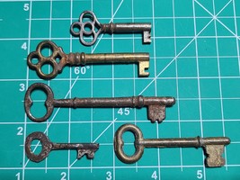 Authentic Antique Five Skeleton Keys Open Barrel Cast Iron Lot F Brass - £16.18 GBP
