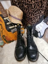 Dr Martens Boots Size 9 Black Smooth EXPRESS SHIPPING - £65.50 GBP