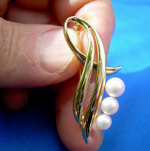 Mikimoto Pearl Brooch Elegant Designer Deco PIn 18K Solid Gold Vintage Bridal - $2,234.07 CAD
