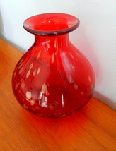 Beautiful vintage MCM red art glass vase with gold splatters - £27.36 GBP
