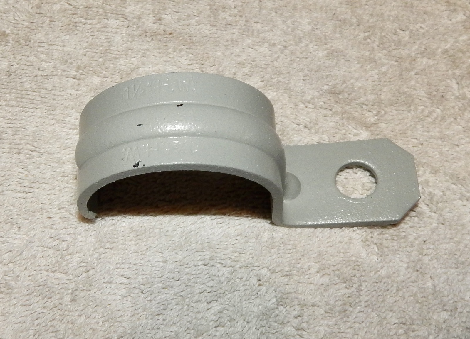 1 1/2&quot; Conduit Strap 1-Hole Rigid Heavy Duty 1ea HW IMC/EMT NOS Madison ... - $2.39