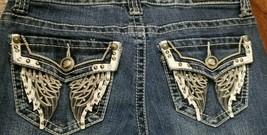 ZCO Juniors Size 5, inseam 26 Distressed, wings on back pockets Capri St... - $11.77