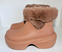 CROCS Stomp Fur Lined Chunky Boots Size W 6 / M 4  208718 Color Cork - $44.99