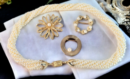 VTG Faux Pearl Necklace Brooch Set 4 Gold Tone Beaded Cottagecore - £14.59 GBP