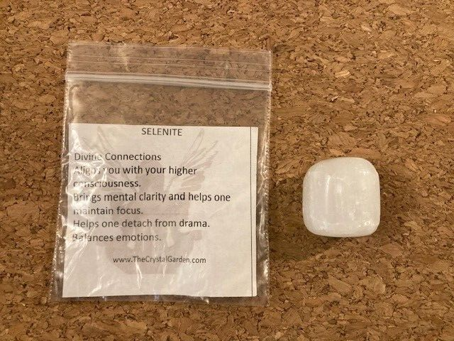 Selenite Palm Stone 1&quot; Beautiful healing stones. - $4.90