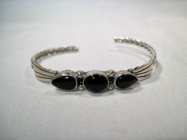 Sterling Silver Onyx Twisted Wire Bracelet K442 - £67.26 GBP