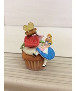 Disney Alice In Wonderland Cupcake Keychain. Sweet Theme. RARE - €19,11 EUR