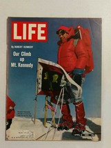 Life Magazine April 9, 1965 - Robert Kennedy - Lesley Gore - Willie Pastrano M1 - £4.54 GBP