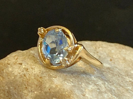 10K Yellow Gold Ring 3.26g Fine Jewelry Sz 6.25 Band Blue Oval Stone Prong - £160.60 GBP