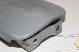 2000- 2006 MERCEDES BENZ S500 GAS FUEL TANK DOOR LID COVER  R2586 image 2