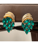 Vintage Unsigned Green Rhinestone Gold Tone Large Clip On Earrings - $37.95 CAD