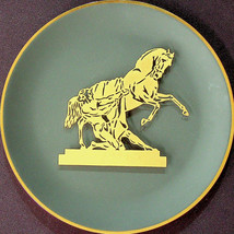 Cybehup Souvenir of Leningrad - Circular Picture of Man and Charging Horse - £8.82 GBP