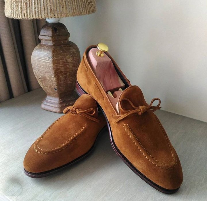 HANDMADE MENS SUEDE MOCCASIN SHOES, MEN LOAFER SLIP ON BROWN COLOR TUSSLES SHOES