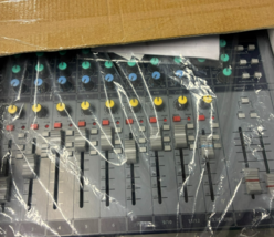 Soundcraft Signature 12 Mixer with Effects - $399.95