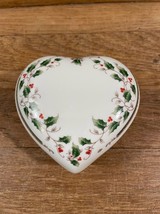 Heritage House Ceramic Trinket Music Box Plays Greensleeves Holly Berry ... - £12.93 GBP
