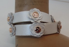 Rustic Cuff White Double Wrap Leather Bracelet Rose Tone Accents Flowers Pre Own - £17.01 GBP