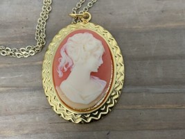 Cameo Brooch Necklace Costume Jewelry - £18.47 GBP