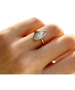 Marquise solitaire engagement ring, Lab diamond ring, 14k two tone gold ... - €1.245,70 EUR+ Marquise solitaire engagement ring, Lab diamond ring, 14k two tone gold ... - €1.245,70 EUR+