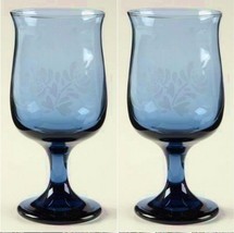 2 Pfaltzgraff YORKTOWNE Stemmed Blue Etched Wine Glasses - £7.98 GBP