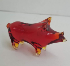 Red Glass Pig Figurine Vintage Amberina Art Glass TAIL CLIPPED CHIPPED - £10.22 GBP