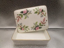 Wedgwood Hathaway Rose  ceramic floral trinket box 5" [55] - $24.75