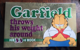 Paperback Book Garfield By Jim Davis &quot;Throws His Weight Around&quot; Funny Co... - £7.94 GBP