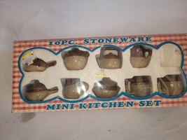 Vintage 9 pc Stoneware Mini Kitchen Set Summco Toys  Taiwan - £8.08 GBP