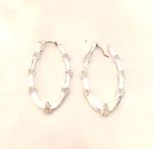 Women&#39;s Dangle/Drop  Earrings Silver Color Alloy Oval appx 2 inches long - £6.22 GBP