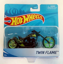 NEW Mattel X7722 Hot Wheels 1:18 Street Power TWIN FLAME Motorcycle Green - £11.27 GBP