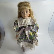 Heritage Mint Doll 16&quot; Porcelain Musical Doll &quot;You Light Up My Life&quot; - £7.41 GBP