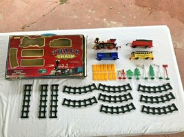 TRACK Batter Operated 44 piece Train Set - $403.07 MXN