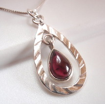 Garnet with Grooved Hoop Accents 925 Sterling Silver Pendant h113tw - £12.08 GBP