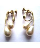 Napier Gold Tone Faux Pearl Double Teardrop Screw Back Earrings Vintage ... - $15.20