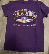 Vintage 1996 Logo Athletics Minnesota Vikings Mens Medium Graphic T Shirt Purple - $19.75