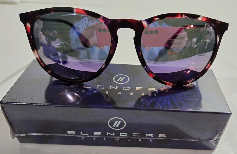 Blenders Eyewear North Park – Polarized Sunglasses – Classic Shape Purpl... - £32.34 GBP