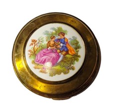 Vtg Courting Couple Brass Porcelain Ladies Mirrored Powder Compact Great Britain - £27.53 GBP